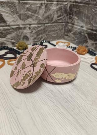 Шкатулка розовая с золотом большая глянцевая из гипса ручной работы