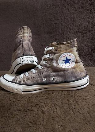Кеди, хайтопи від converse оригінал. вони дуже зручні. хто носив це взуття, той знає. розмір по бірці 38.