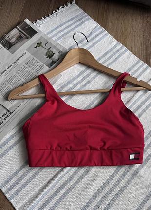 Спортвний топ tommy sport