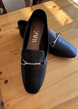Лофери zara чорні з декоративною металевою пряжкою