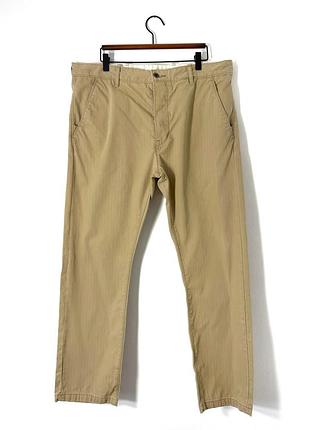 Базові бежеві брюки levis