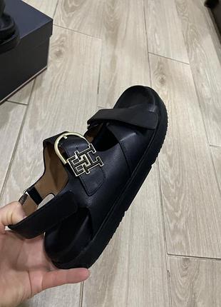 Стильні  шкіряні босоніжки сандалі tommy hilfiger