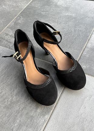 Жіночі босоніжки clarks