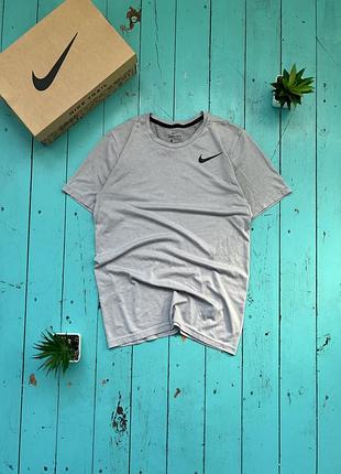 Футболка nike dri-fit, розмір s-m, спортивна футболка nike dri fit, чоловіча футболка nike