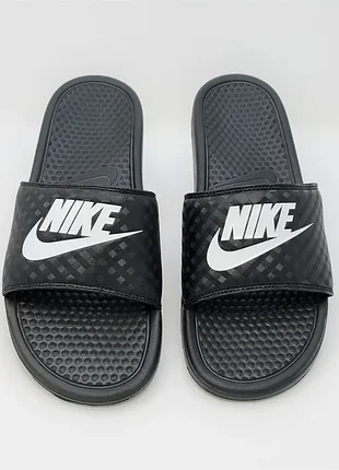 Отличные шлепанцы сланцы тапки nike benassi 36,5 р стелька 23 см.