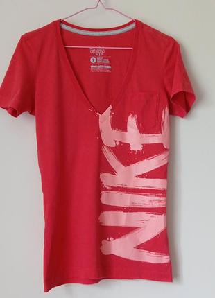 Женская футболка в спортивном стиле с логотипом.nike.s.