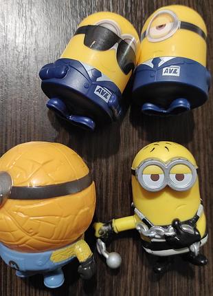 Коллекционная игрушка фигурка миньона из happy meal mcdonald's
одним лотом