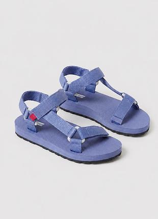 Нові дитячі сандалі для хлопчика zara