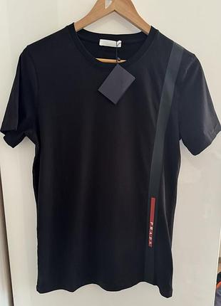 Футболка чоловіча prada