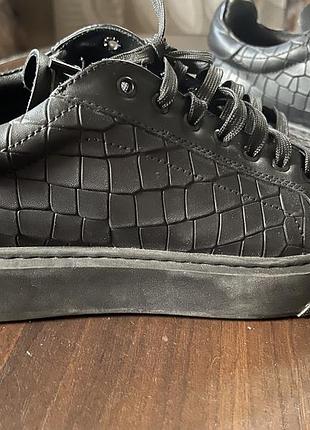Продам кеді lynch 3
