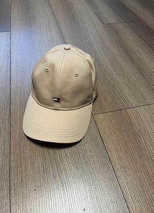 Кепка від tommy hilfiger
