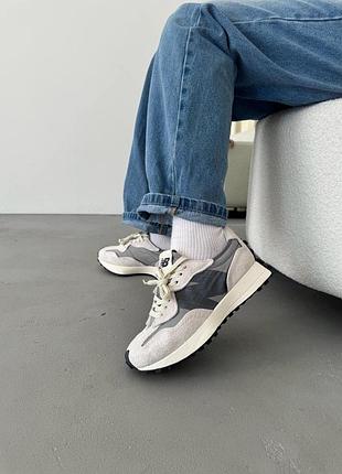 Жіночі кросівки new balance 327 grey logo