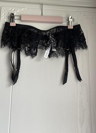 Шикарний пояс для панчох intimissimi