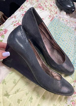 🍭комфортні туфлі шкіра з змііним принтом розмір 36/23 см footglove