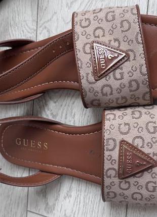 Сандалії, босоніжки guess