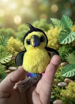 М'яка іграшка-тукан із серії 5 surprise plushy pets від zuru, яка має великі блискучі очі