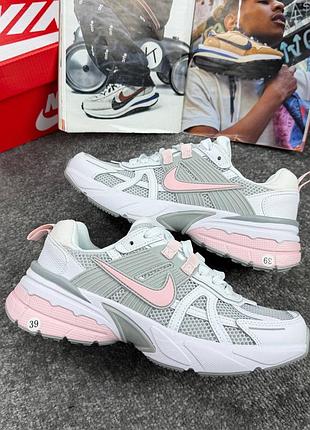 Nike v2k runtekk white pink