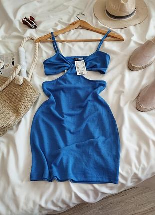 Яскраво-синя курортна сукня в рубчик з вирізом h&m xs-s