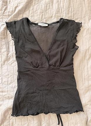 Топ із запахом (wrap top) в дрібний горох /топ з глибоким v-подібним вирізом від clockhouse