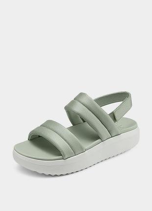 Новые босоножки skechers