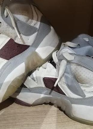 Подростковые  кроссовки jordan . кожаные /  на парня