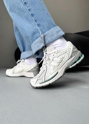 Жіночі кросівки new balance 1906d cream