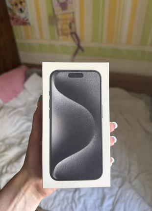 Коробка від айфона iphone 15 pro 256 gb чорний