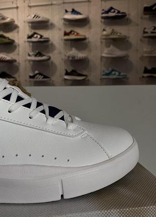 On the roger advantage 4