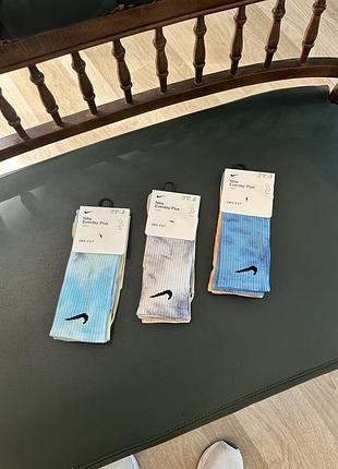 Високі кольорові носки nike everyday plus