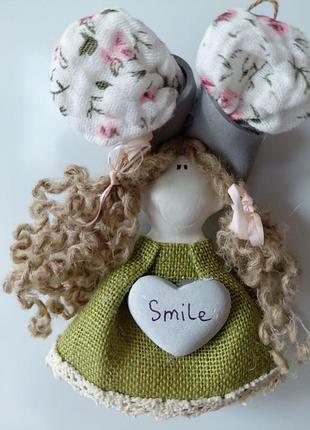 Художественная кукла ручной работы, уникальный магнит и продуманный подарок-сувенир