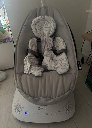 Дитячий заколисуючий центр 4moms mamaroo 4.0, сирій колір, є вкладиш для новонародженого