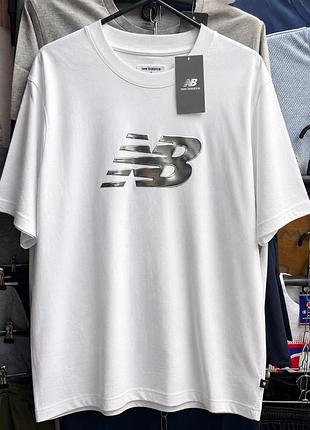 Футболка біла чоловіча new balance
