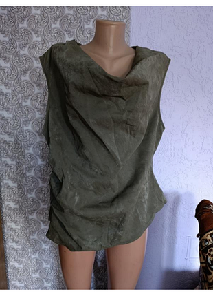 Женская футболка под кожу.