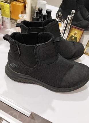 Фірмові жіночі кросівки skechers