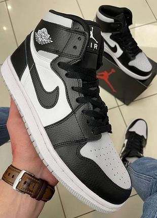 Чоловічі демісезонні кросівки кеди високі jordan air 1 білі з чорним