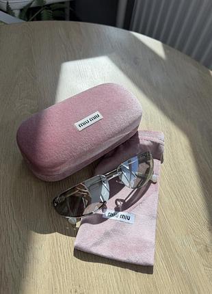 Трендові окуляри miu miu