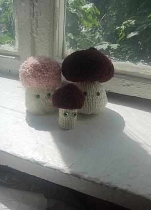 Вязаные игрушки грибы (семья)