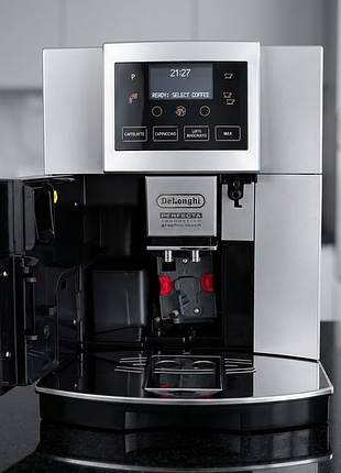 Кофемашина delonghi perfecta (полный комплект с молочником 1л) / пробег 1433 чашки