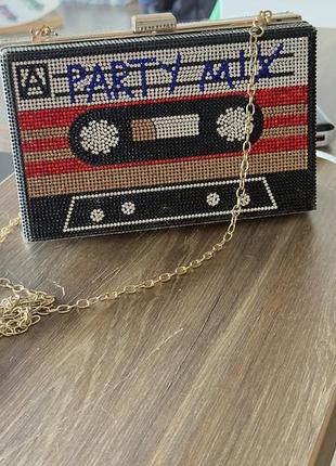 Вечернюю сумку-клатч в стиле ретро-кассеты party mix