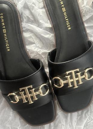 Шльопанці tommy hilfiger ,