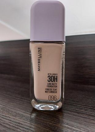 Тональна основа maybelline