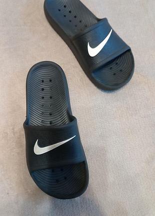 Nike шлепанцы для мальчика 34р