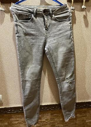 Жіночі сірі джинси скіні бренду denim co з ефектом потертості