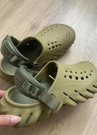 Травʼяні оливка хакі  крокси crocs echo clog  37 original