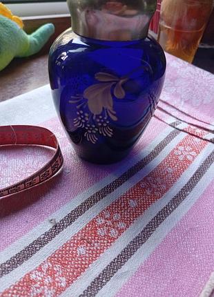 Соленка, красочная,из синего стекла,з цветочным узором,б/в,в очень красивом состоянии,производство в 1980 г.