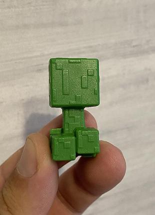 Іграшка kinder joy minecraft кріпер 2