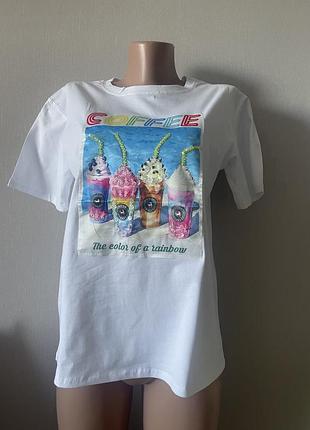 Жіноча стильна футболка