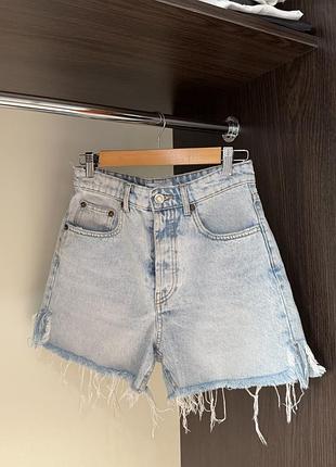 Світлі джинсові шорти zara