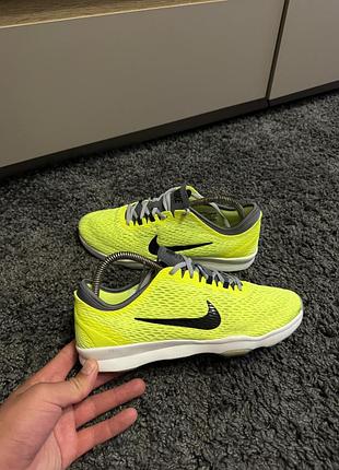 Оригінальні кросівки nike zoom fit