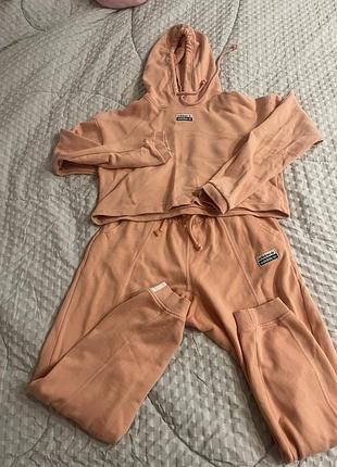 Костюм adidas р.s,m